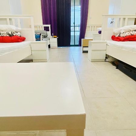 Nash Guest House Females Only Dubai Buitenkant foto