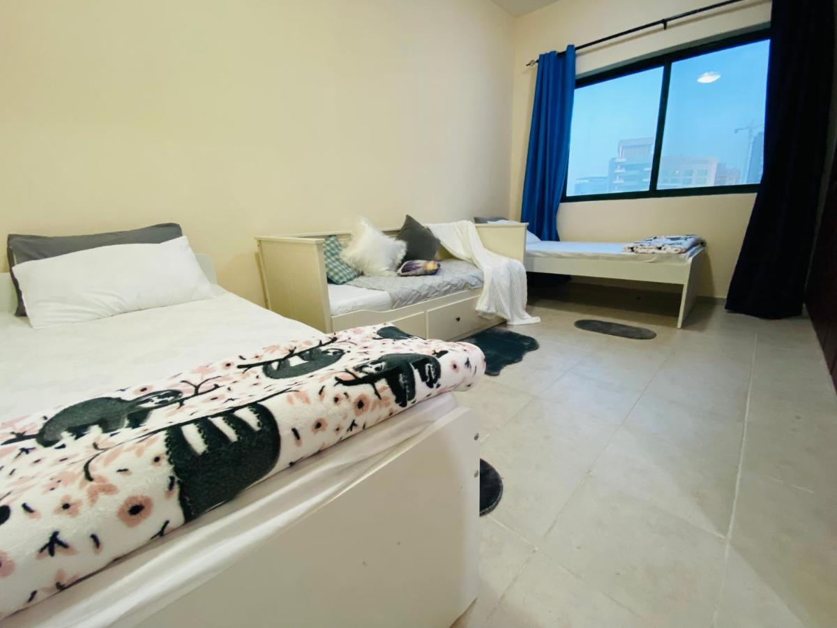 Nash Guest House Females Only Dubai Buitenkant foto