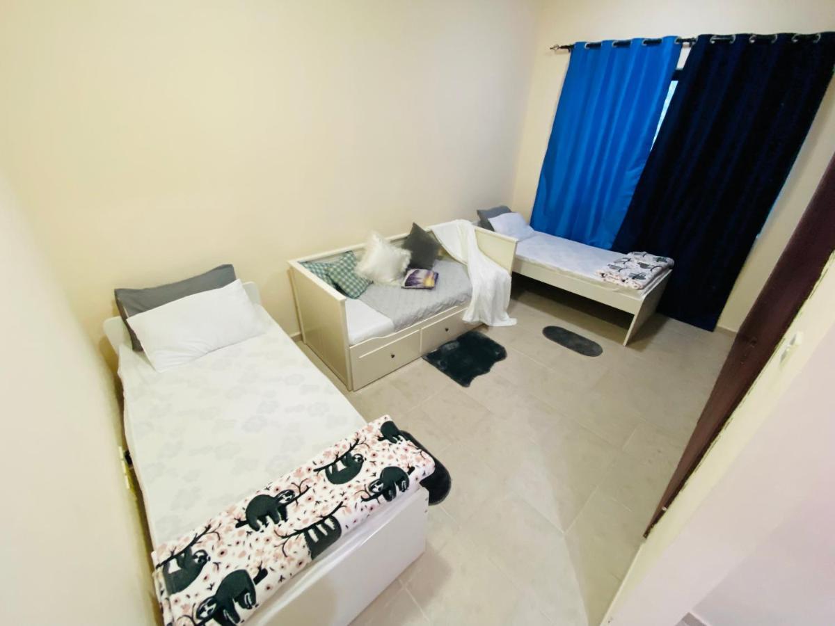Nash Guest House Females Only Dubai Buitenkant foto