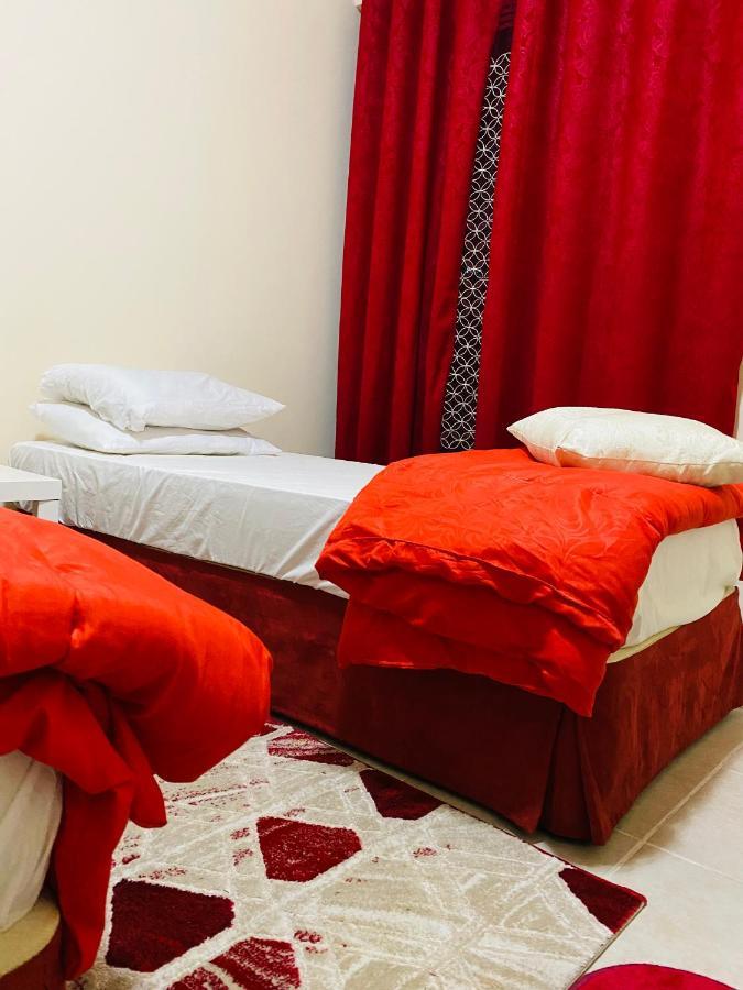 Nash Guest House Females Only Dubai Buitenkant foto
