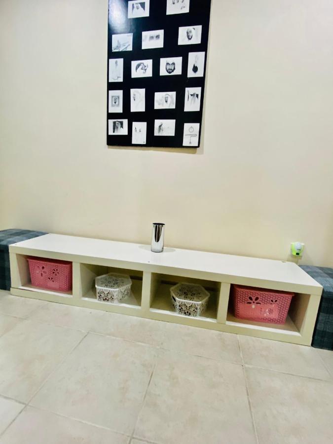 Nash Guest House Females Only Dubai Buitenkant foto